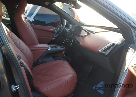 2025 BMW Ix M60 z USA, uszkodzony, nr VIN WB533CF03SCS28505